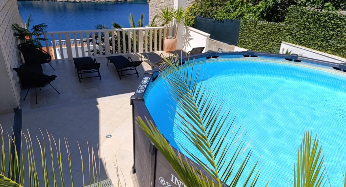 Swimming Pool/Terrace